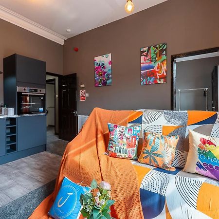 Art-Filled Bohemian 1 Bedroom Apt 2 Beds Colourful Praise Inn Apartment Kingston upon Hull Exterior foto
